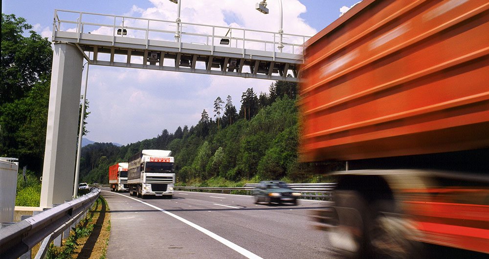 Sistemas de carregamento eletrónico de utentes da estrada